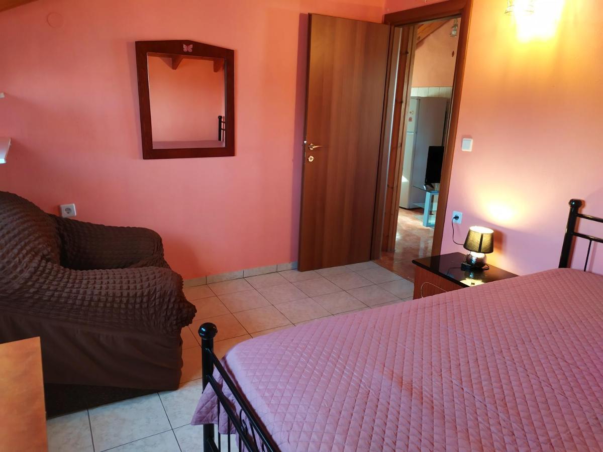 Noufara Apartments Néa Meságkala Pokoj fotografie